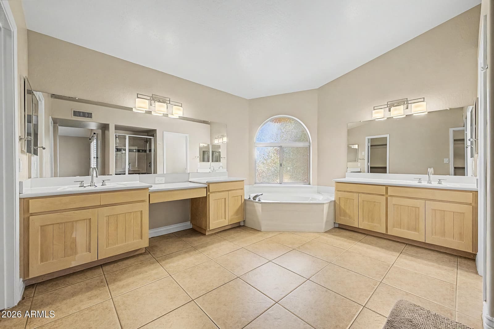 5721 W MARIPOSA GRANDE Lane, Glendale, AZ 85310 — photo 12 of 29