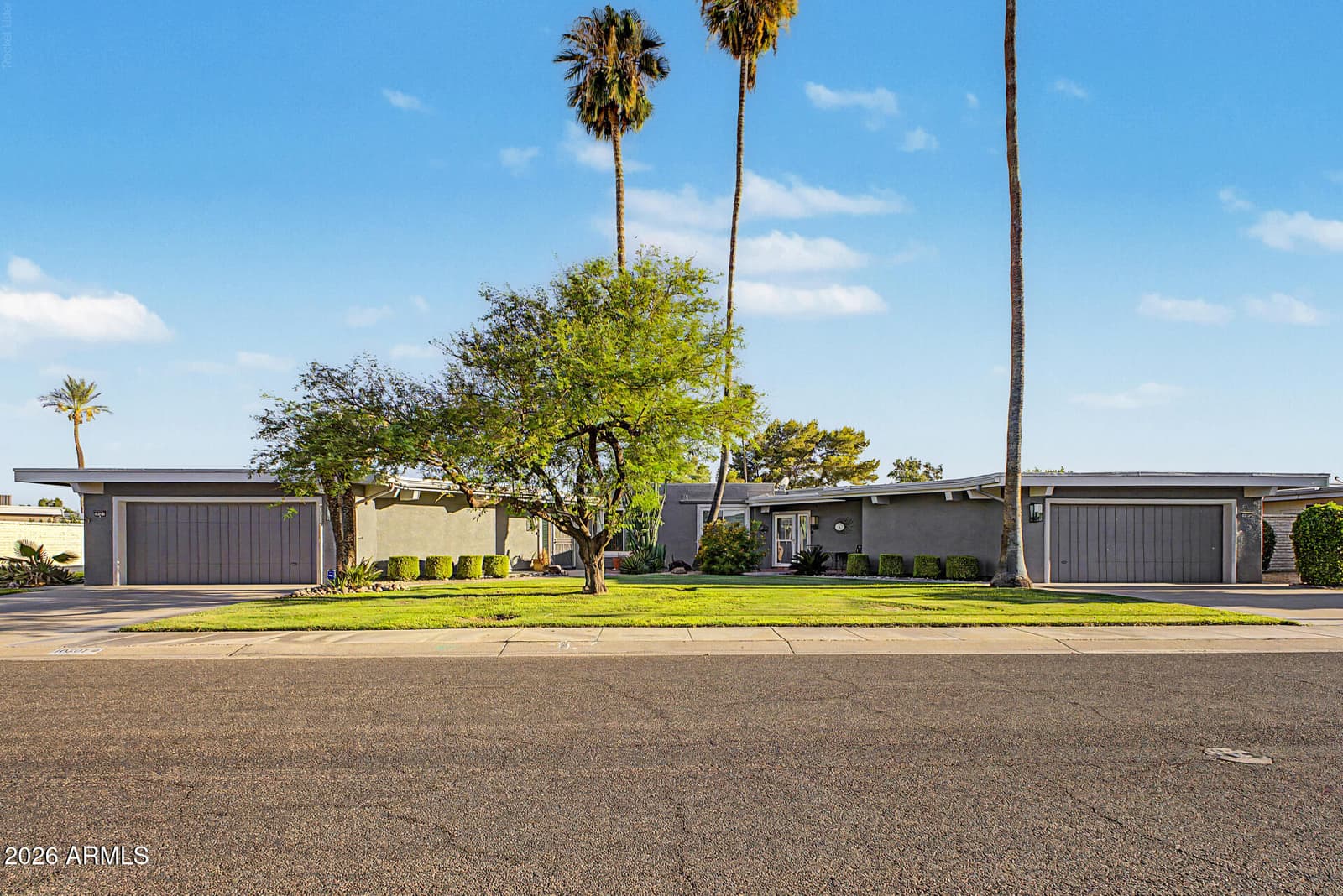 10501 W PINEAIRE Drive, Sun City, AZ 85351 — photo 2 of 29