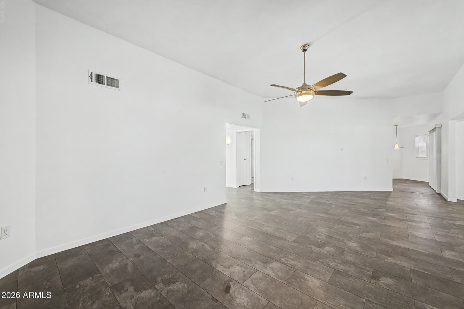 10501 W PINEAIRE Drive, Sun City, AZ 85351 — photo 7 of 29