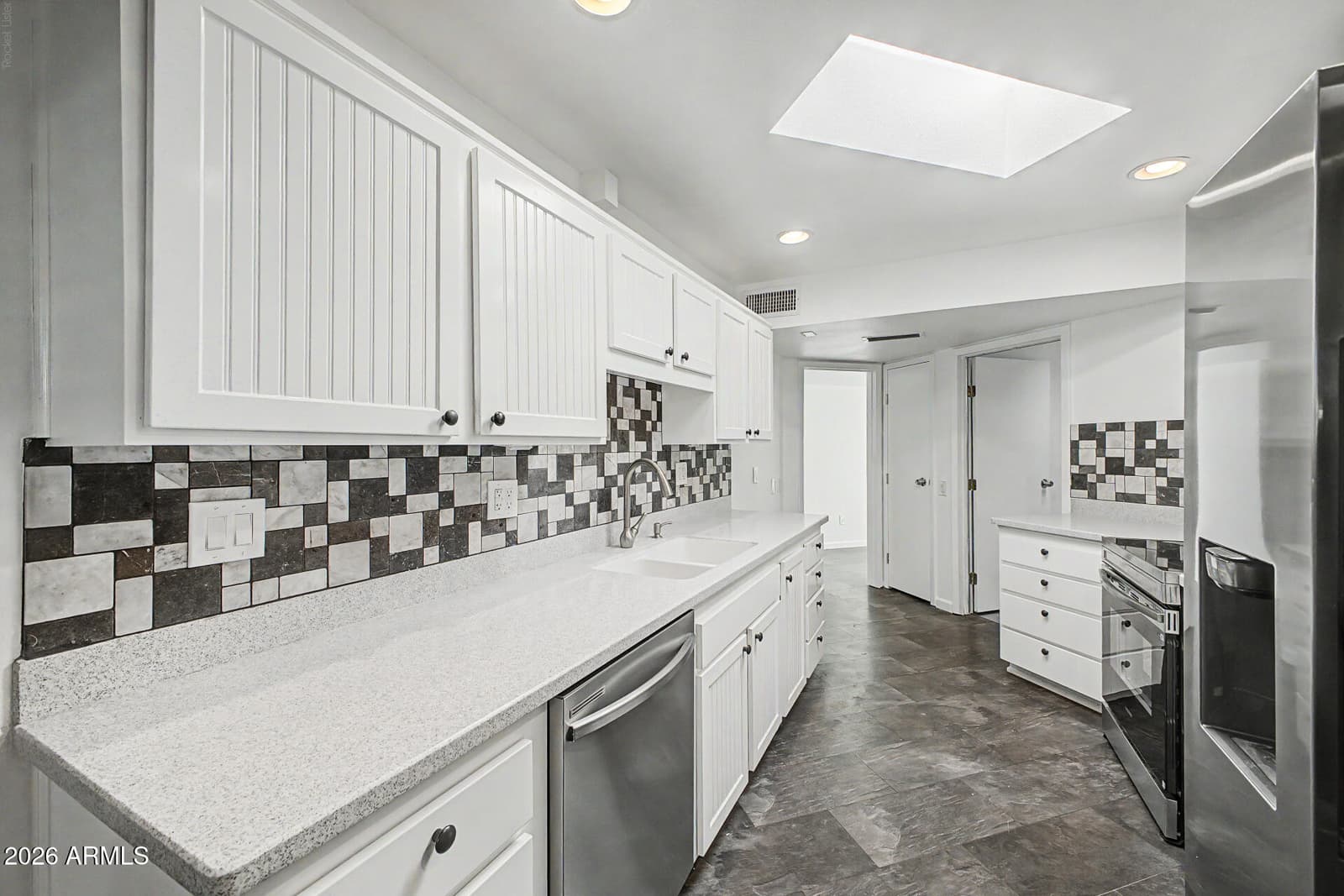 10501 W PINEAIRE Drive, Sun City, AZ 85351 — photo 12 of 29