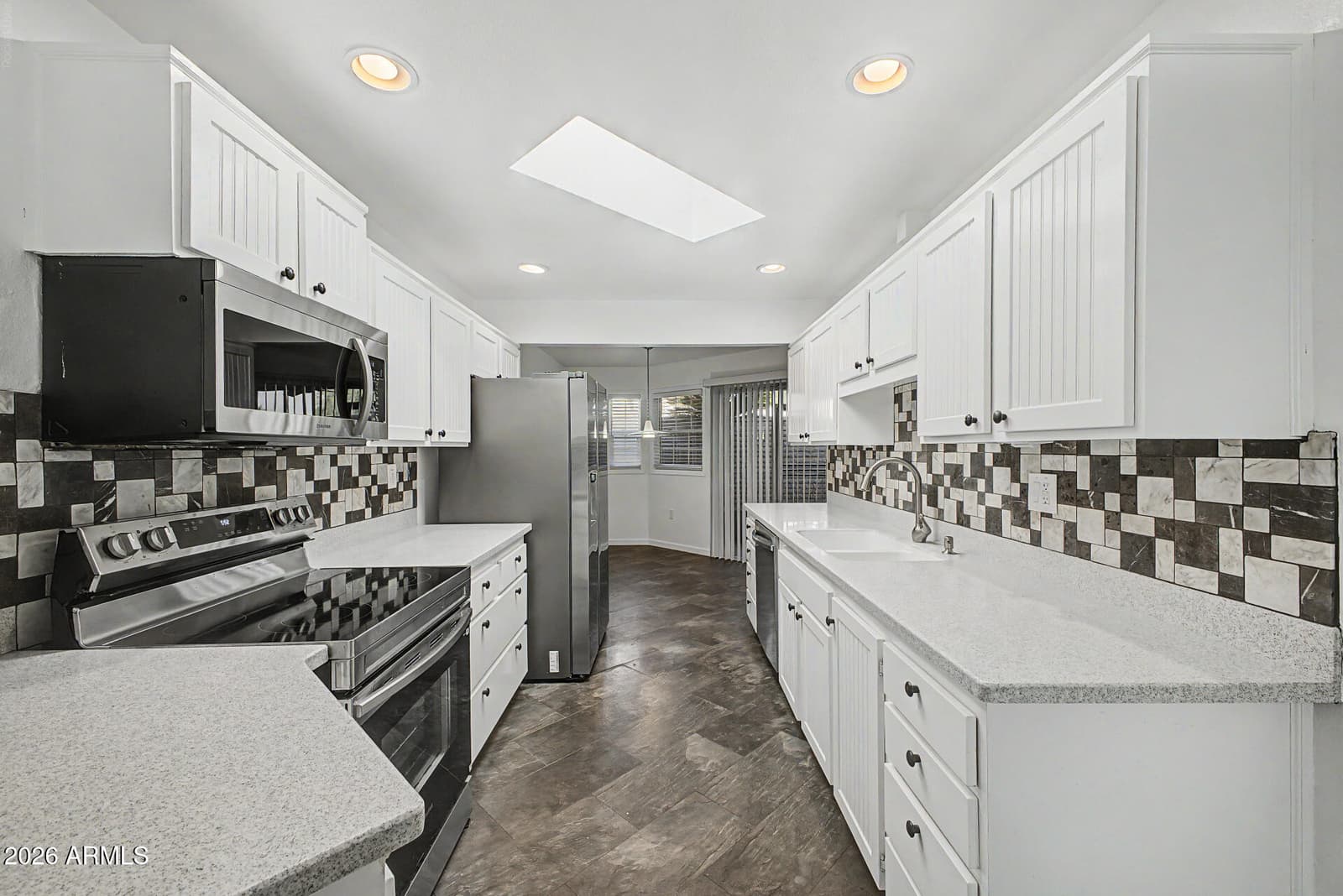 10501 W PINEAIRE Drive, Sun City, AZ 85351 — photo 13 of 29