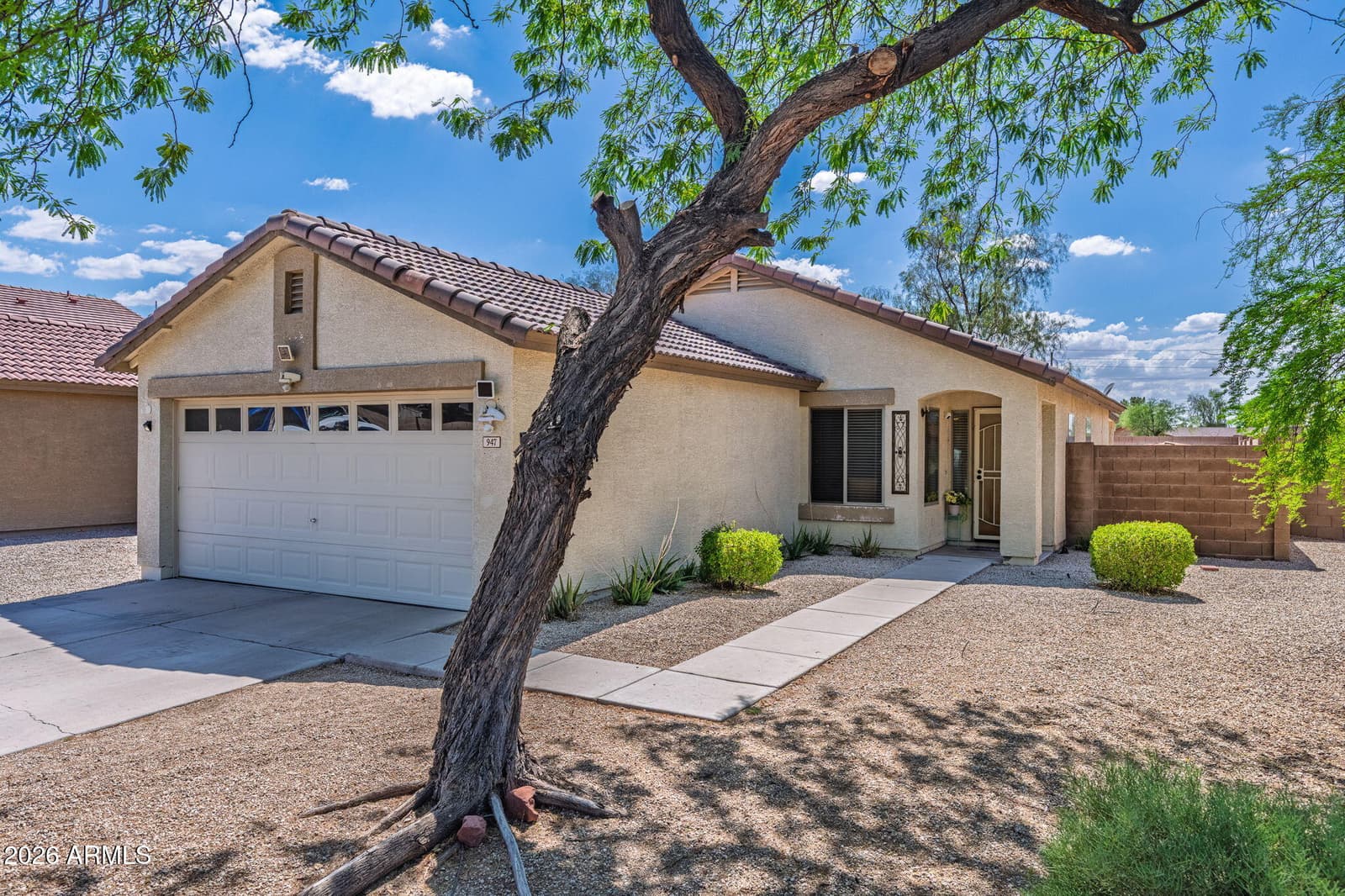 947 N MARIA Lane, Casa Grande, AZ 85122 — photo 4 of 28