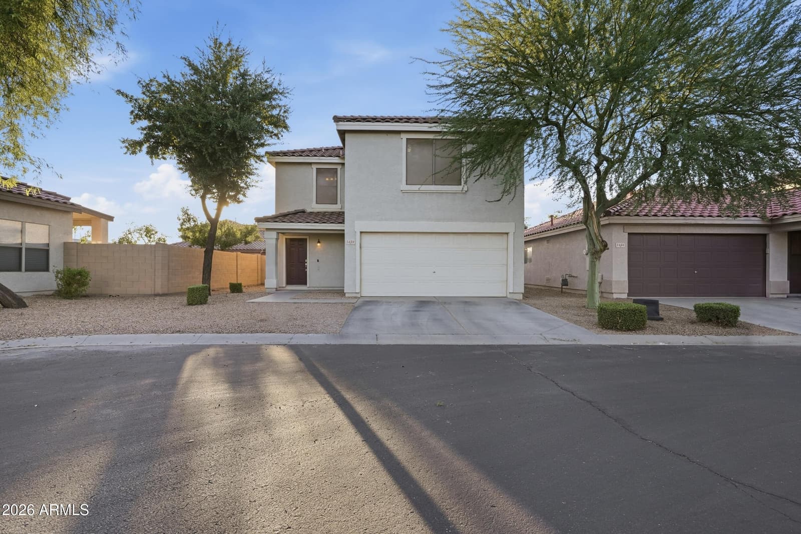 1428 S CROSSBOW Court, Chandler, AZ 85286 — photo 4 of 35
