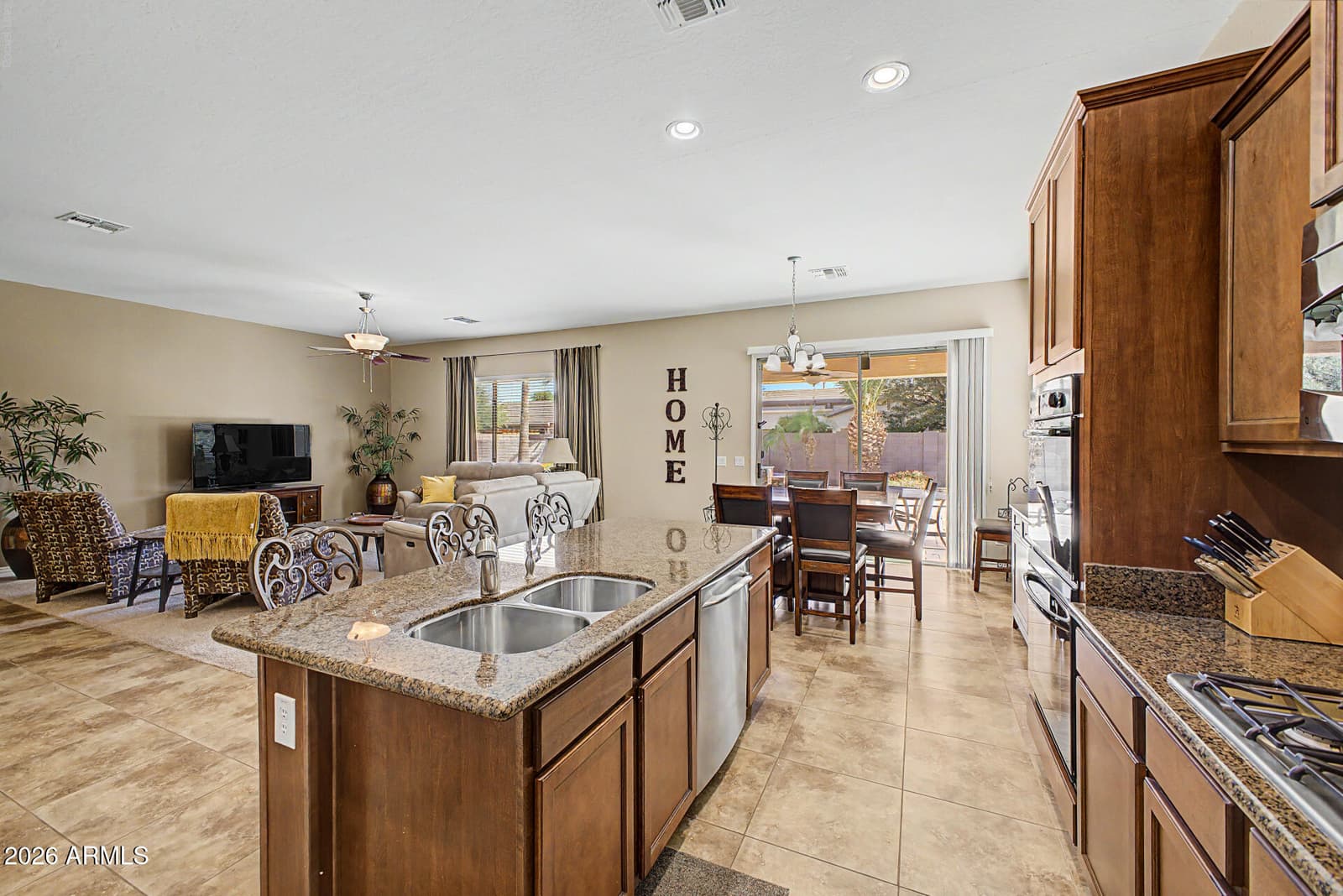 175 W MONTEGO Drive, Casa Grande, AZ 85122 — photo 9 of 43