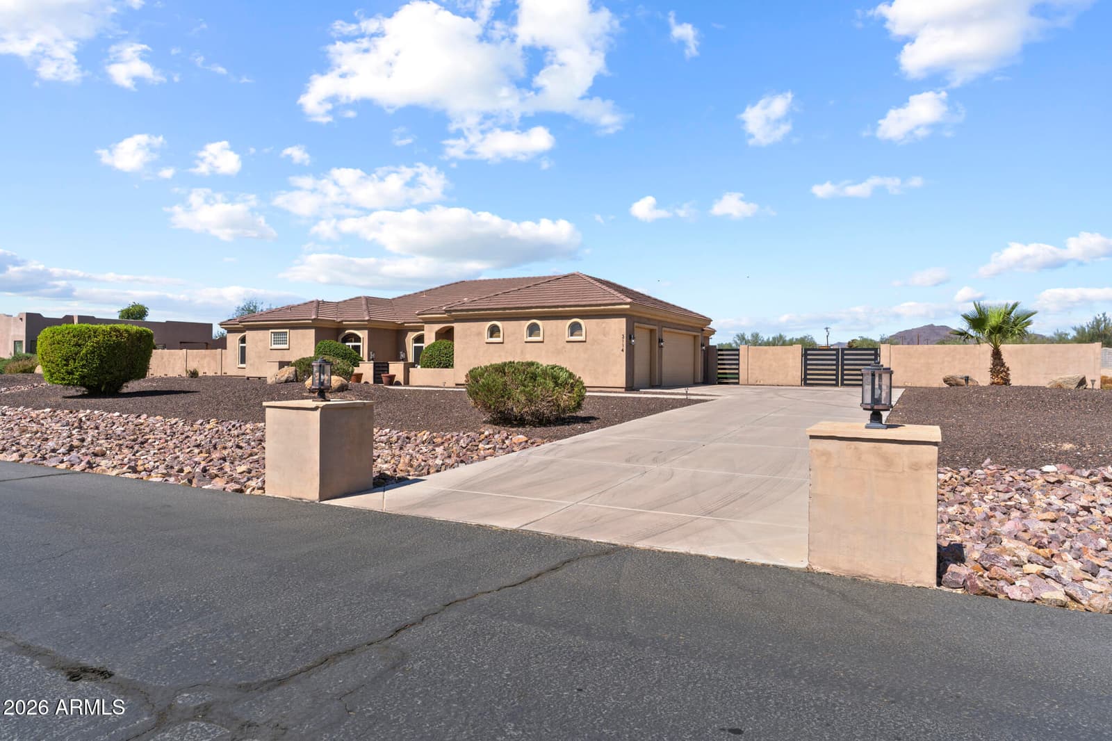 3114 N 190TH Drive, Litchfield Park, AZ 85340 — photo 4 of 64