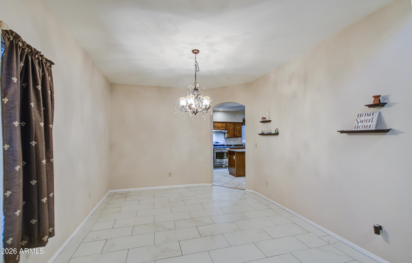 11410 W Crimson Lane, Avondale, AZ 85392 — photo 5 of 36