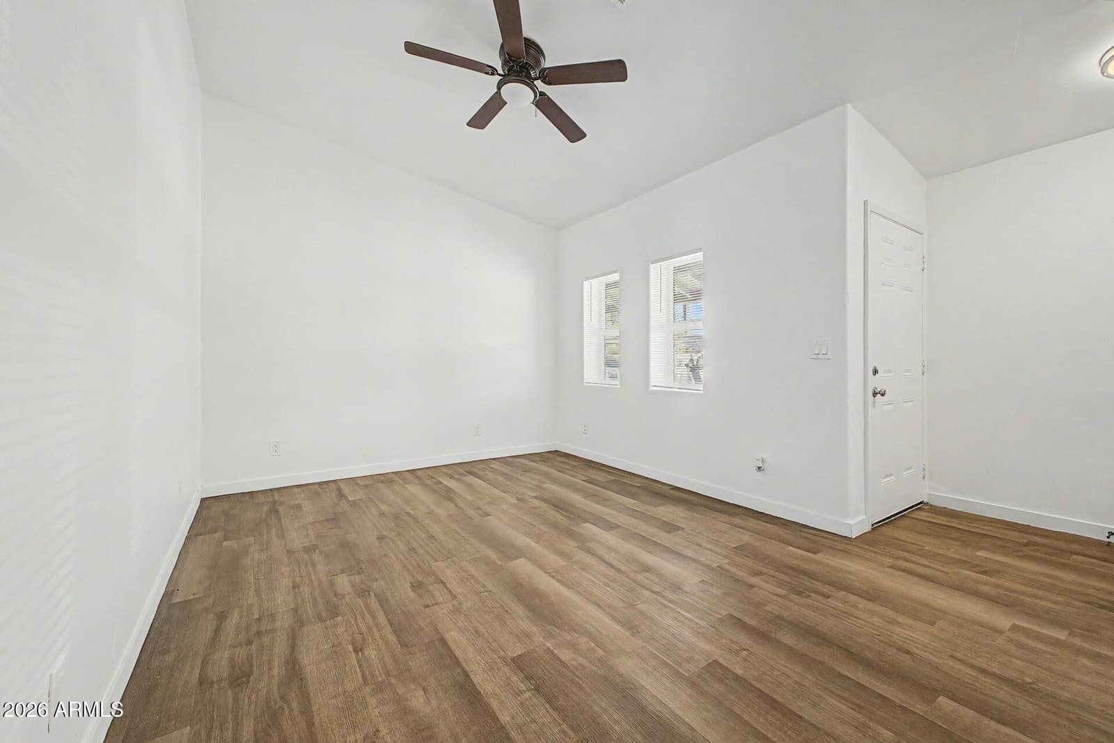 1028 N 27TH Street, Phoenix, AZ 85008 — photo 5 of 17