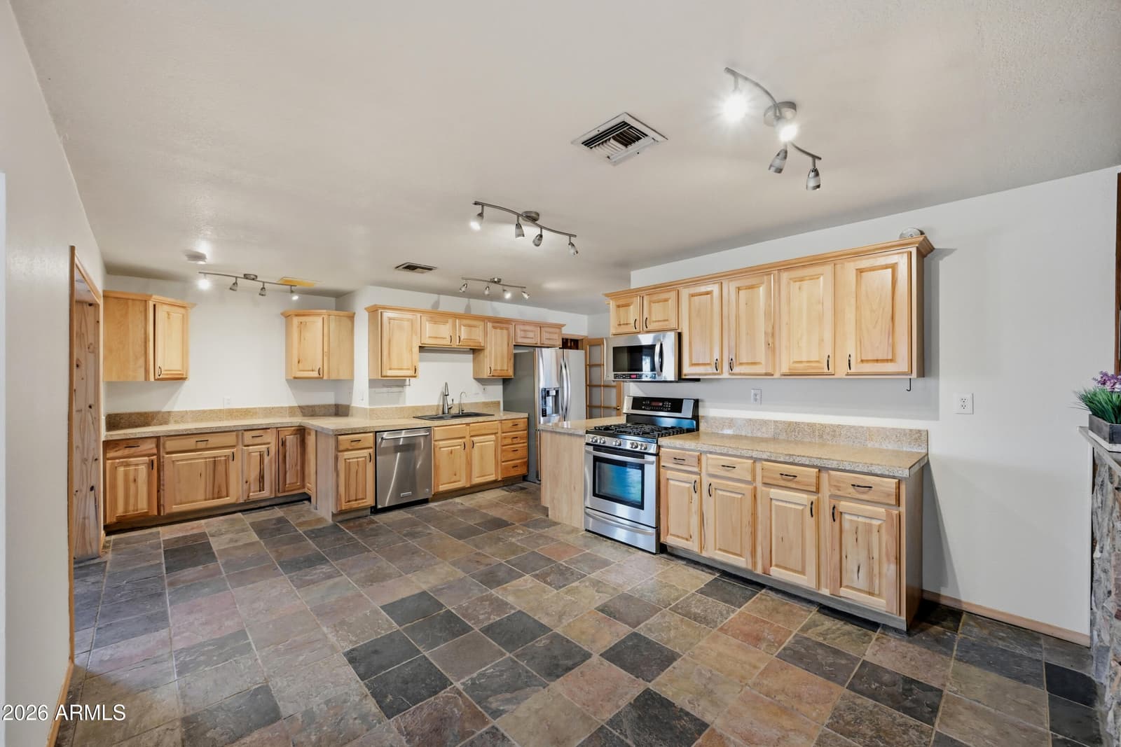 1081 W DANA Avenue, Florence, AZ 85132 — photo 18 of 57