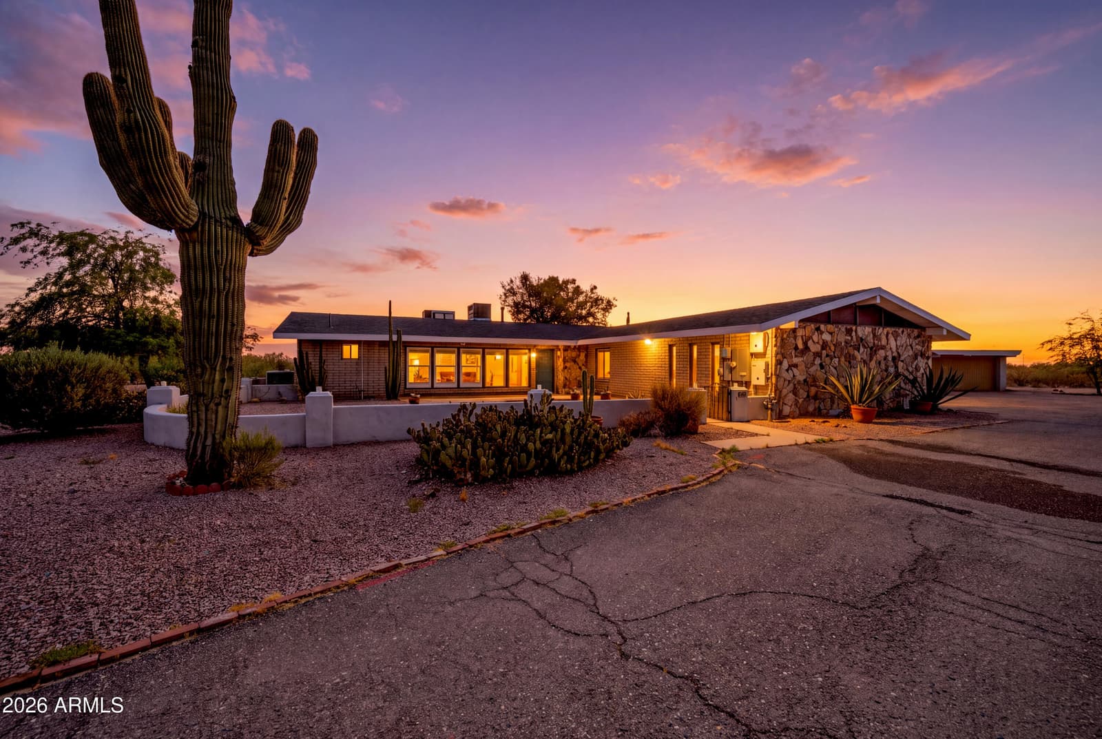 1081 W DANA Avenue, Florence, AZ 85132 — photo 1 of 57