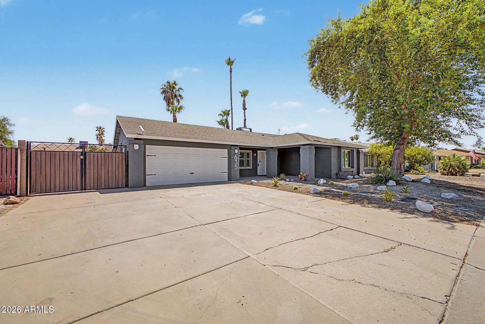 635 W LOS LAGOS VISTA Avenue, Mesa, AZ 85210 — photo 18 of 51