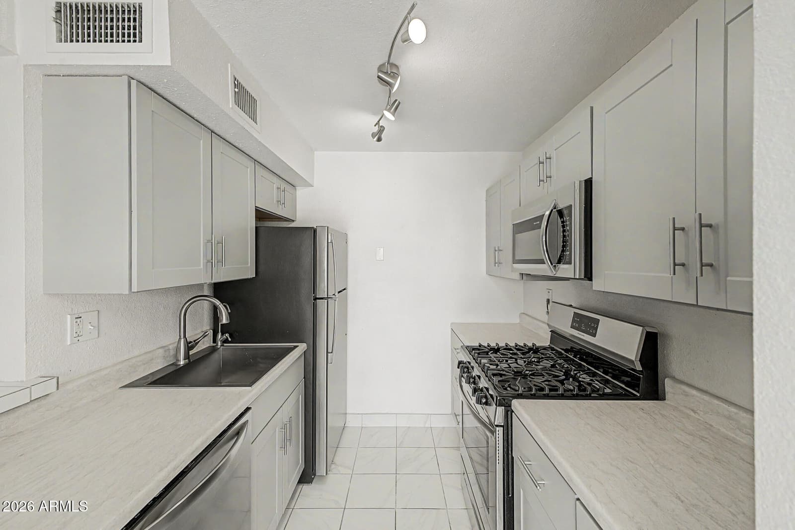 1701 W TUCKEY Lane 236, Phoenix, AZ 85015 — photo 12 of 31