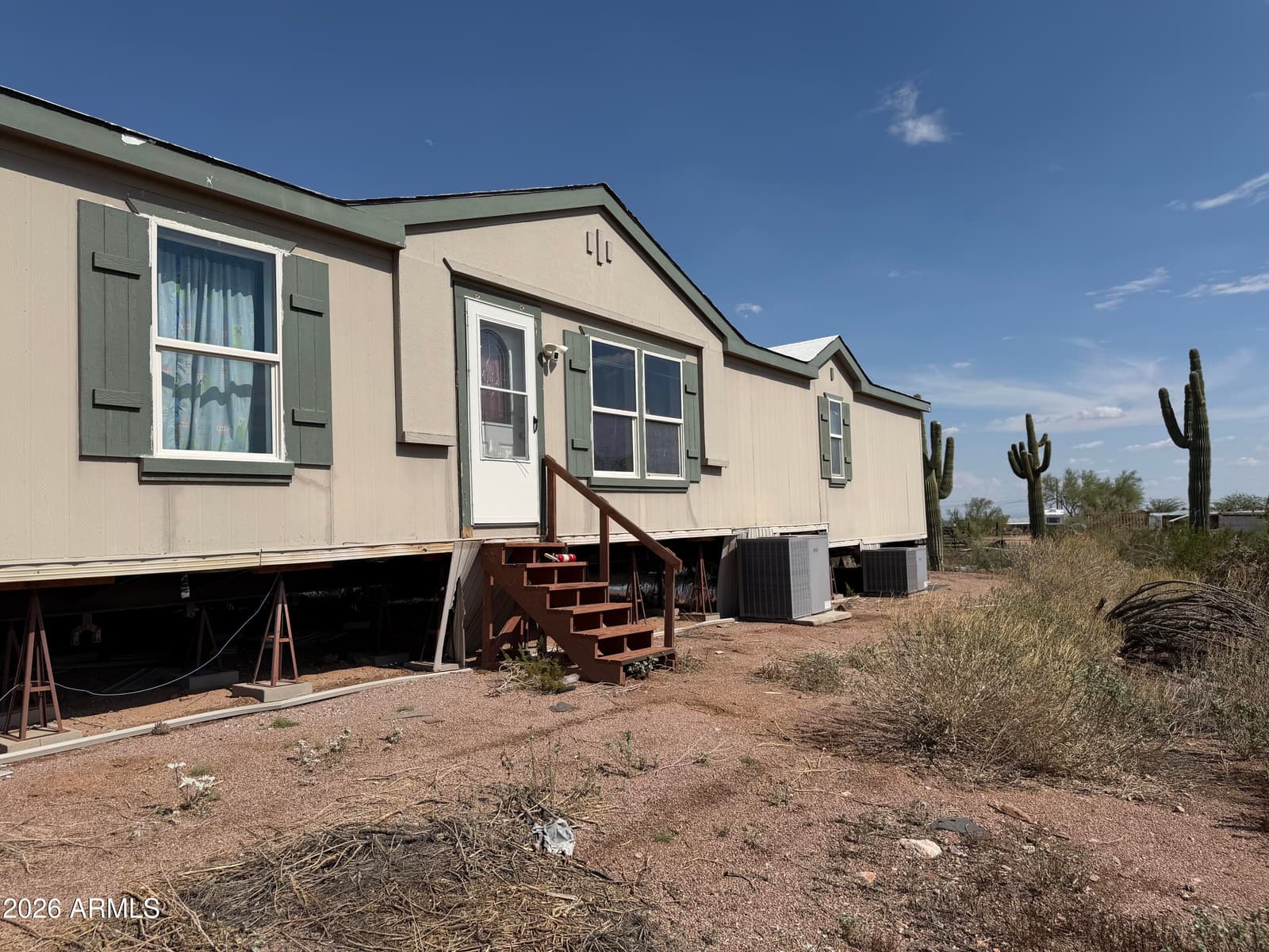 735 W FRONTIER Street, Apache Junction, AZ 85120 — photo 4 of 17