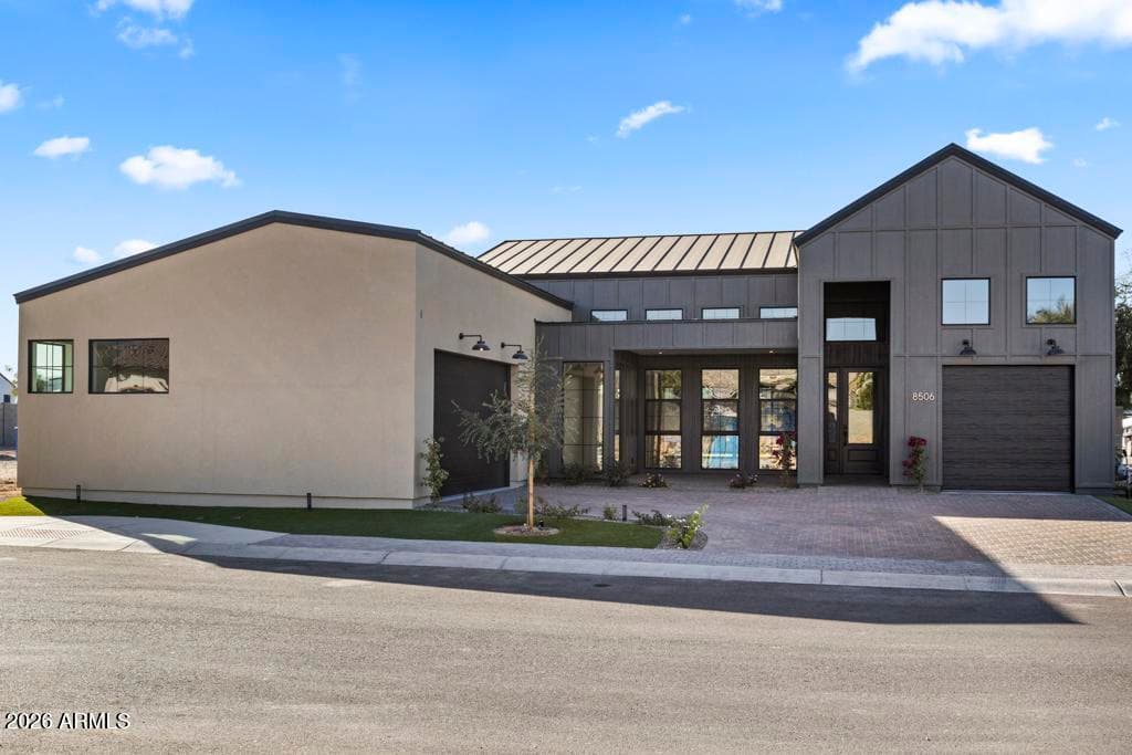 8425 S 10TH Lane 1, Phoenix, AZ 85041 — photo 1 of 41