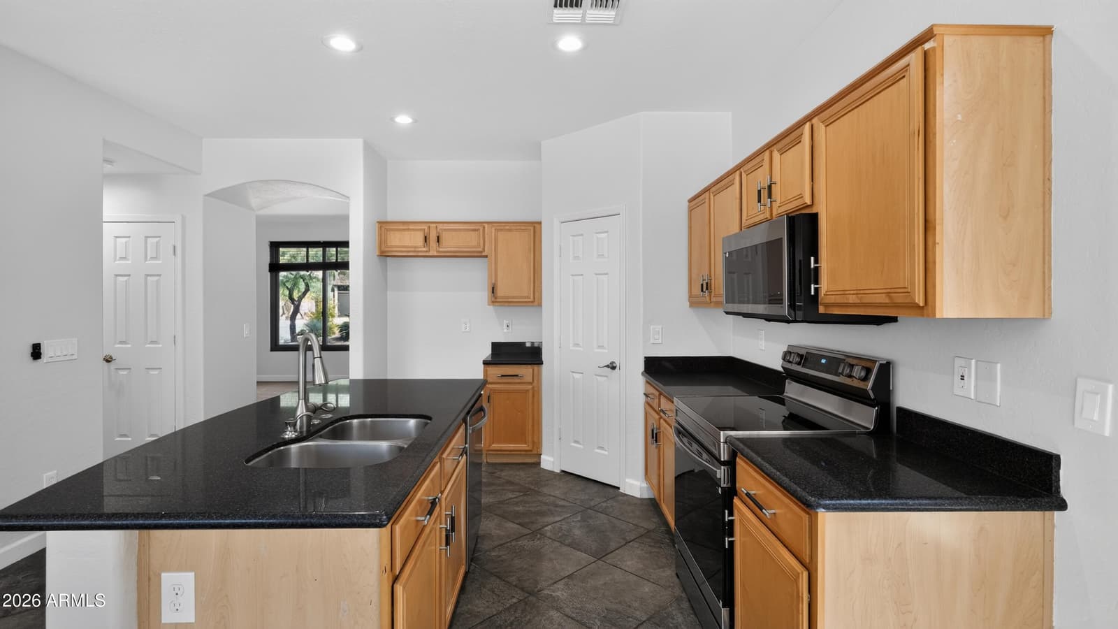 7213 E NORWOOD Street, Mesa, AZ 85207 — photo 4 of 15