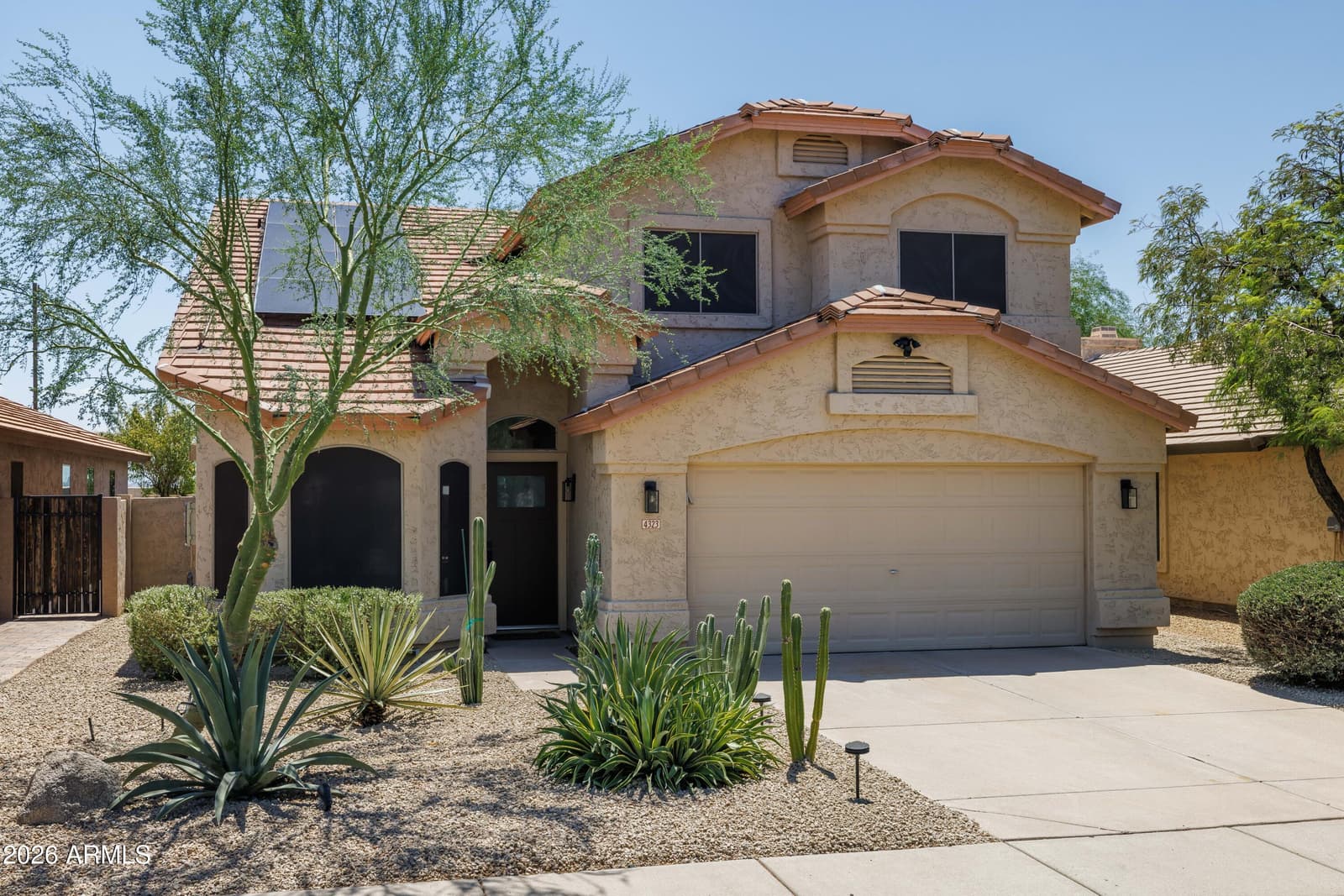 4323 E LONE CACTUS Drive, Phoenix, AZ 85050 — photo 2 of 35