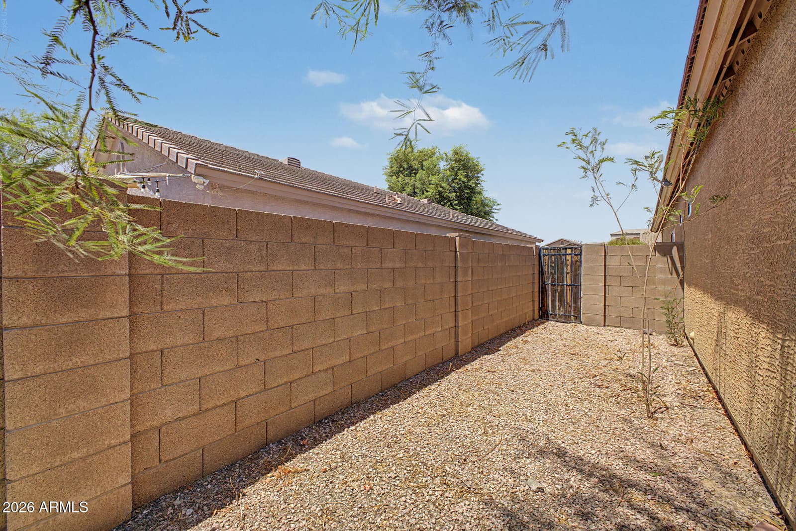 823 W LYDIA Lane, Phoenix, AZ 85041 — photo 9 of 27