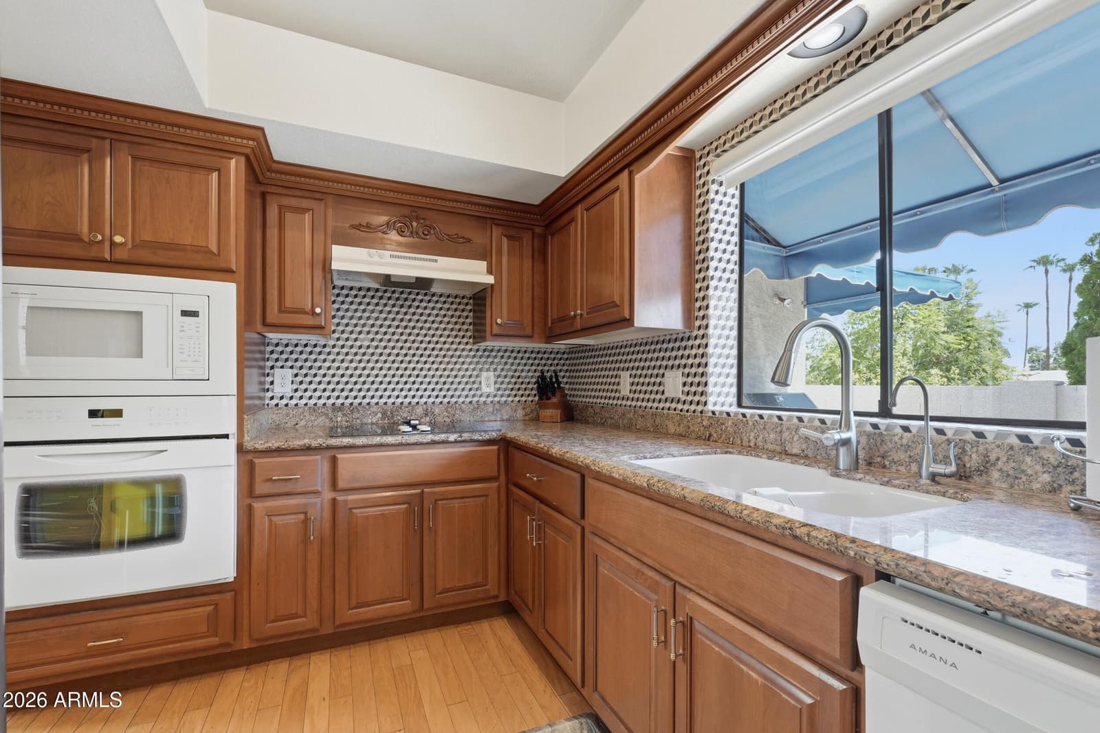 4713 E MONTE Way, Phoenix, AZ 85044 — photo 14 of 47