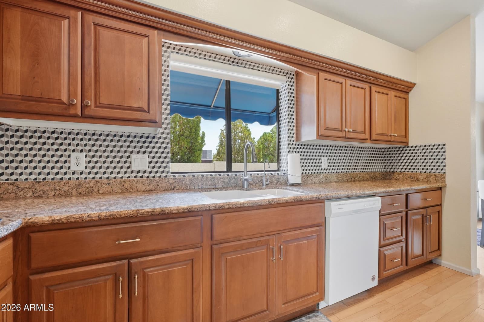 4713 E MONTE Way, Phoenix, AZ 85044 — photo 16 of 47