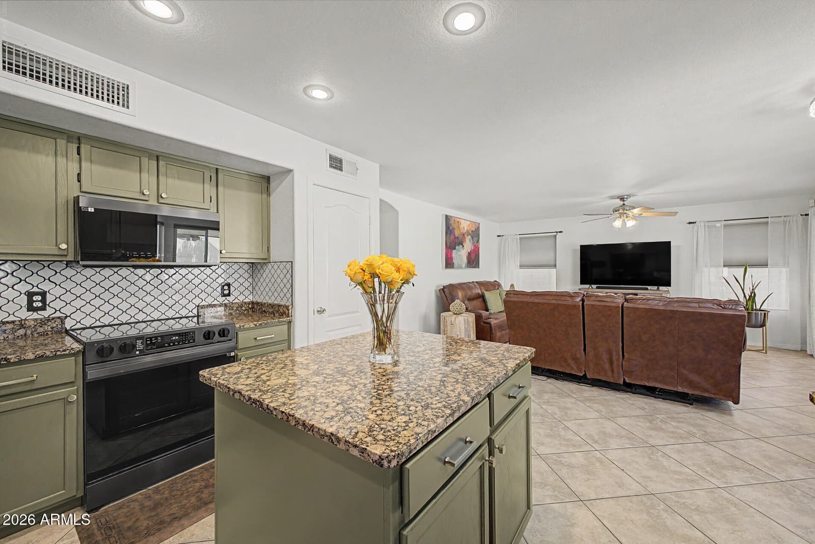 3054 E COTTONWOOD Lane, Phoenix, AZ 85048 — photo 7 of 25