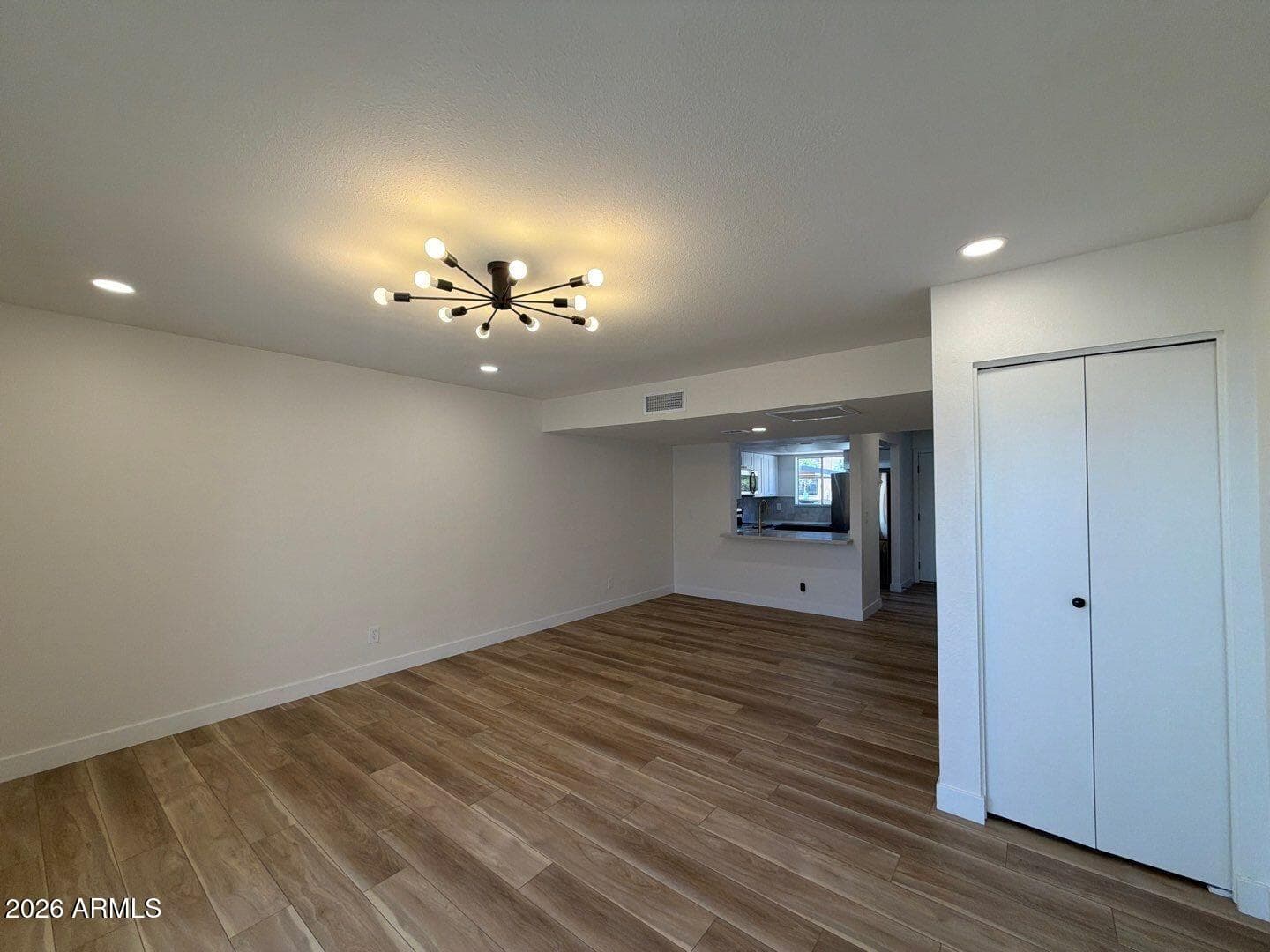 1601 W SUNNYSIDE Drive 121, Phoenix, AZ 85029 — photo 11 of 38
