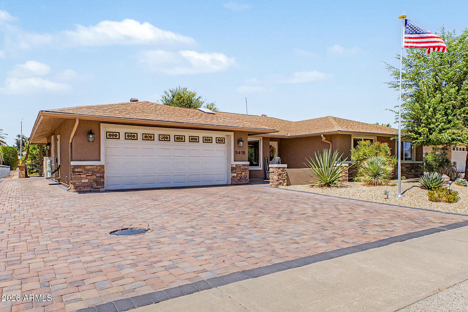 9418 W INDIAN HILLS Drive, Sun City, AZ 85351 — photo 3 of 37