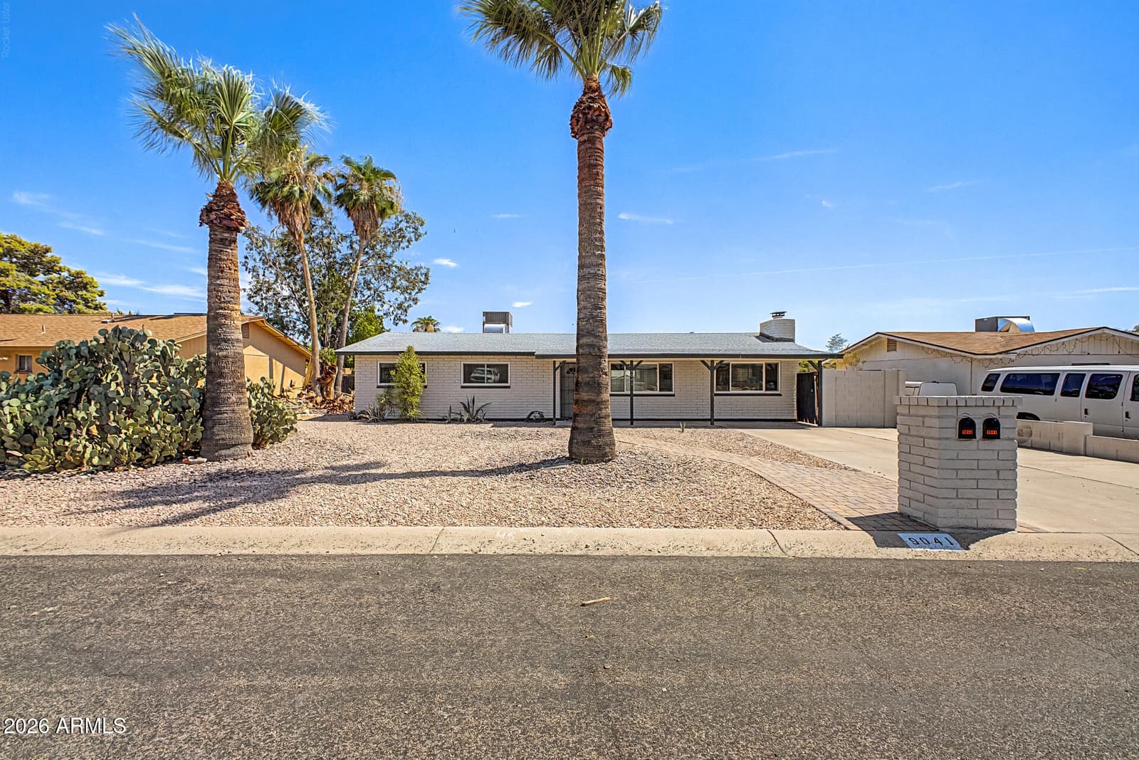 9041 E GARY Lane, Mesa, AZ 85207 — photo 3 of 25