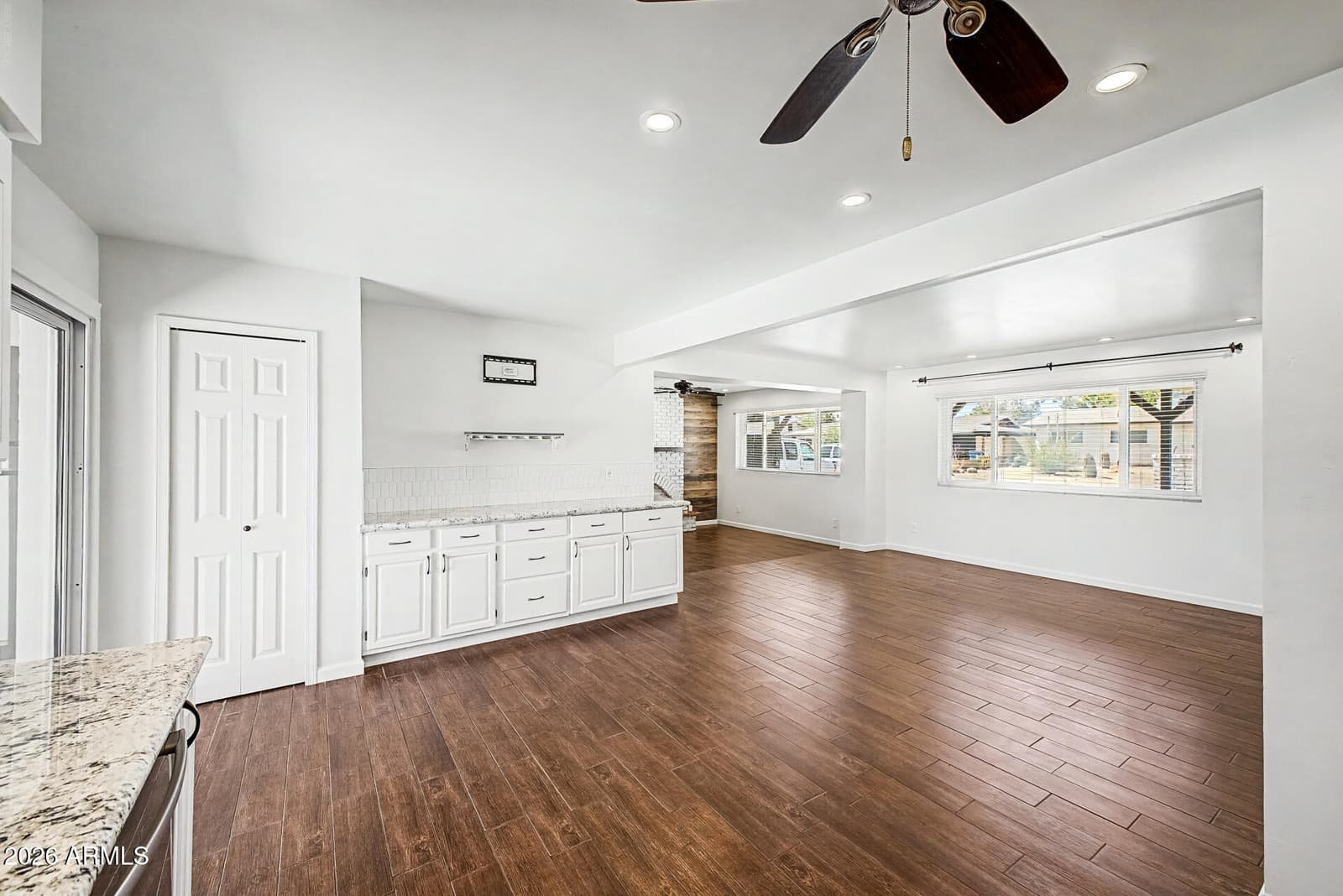 9041 E GARY Lane, Mesa, AZ 85207 — photo 10 of 25