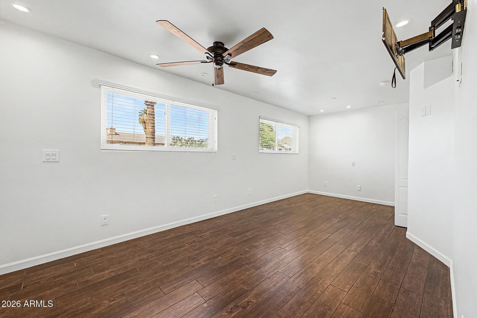 9041 E GARY Lane, Mesa, AZ 85207 — photo 13 of 25