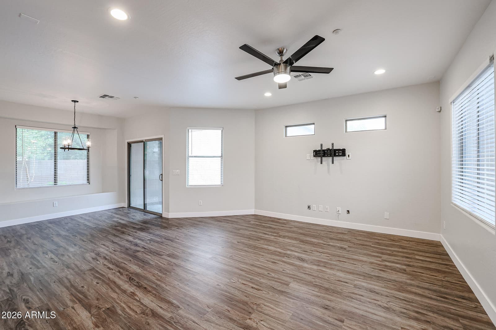 15881 N 74TH Avenue, Peoria, AZ 85382 — photo 4 of 26