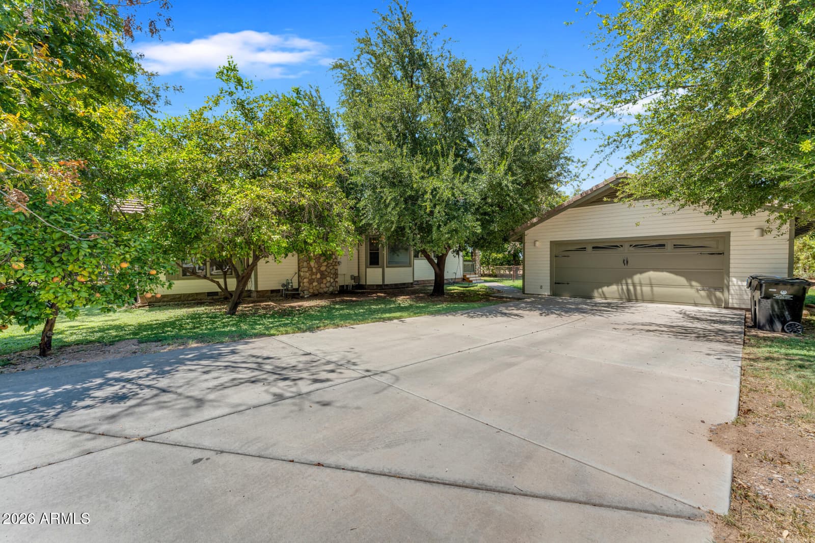 2720 W HARVEST GROVES Lane, Phoenix, AZ 85041 — photo 75 of 95