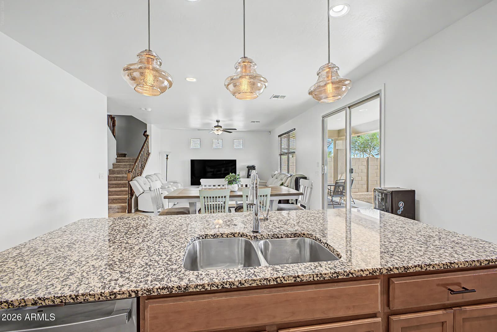 3811 S 57TH Drive, Phoenix, AZ 85043 — photo 13 of 36
