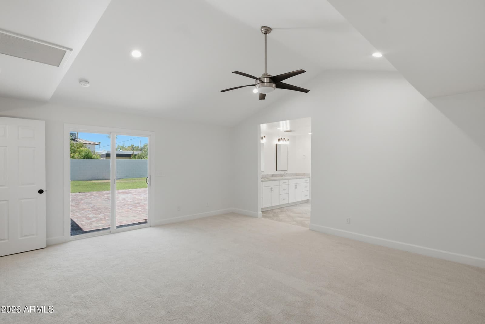 5140 E OSBORN Road, Phoenix, AZ 85018 — photo 14 of 37