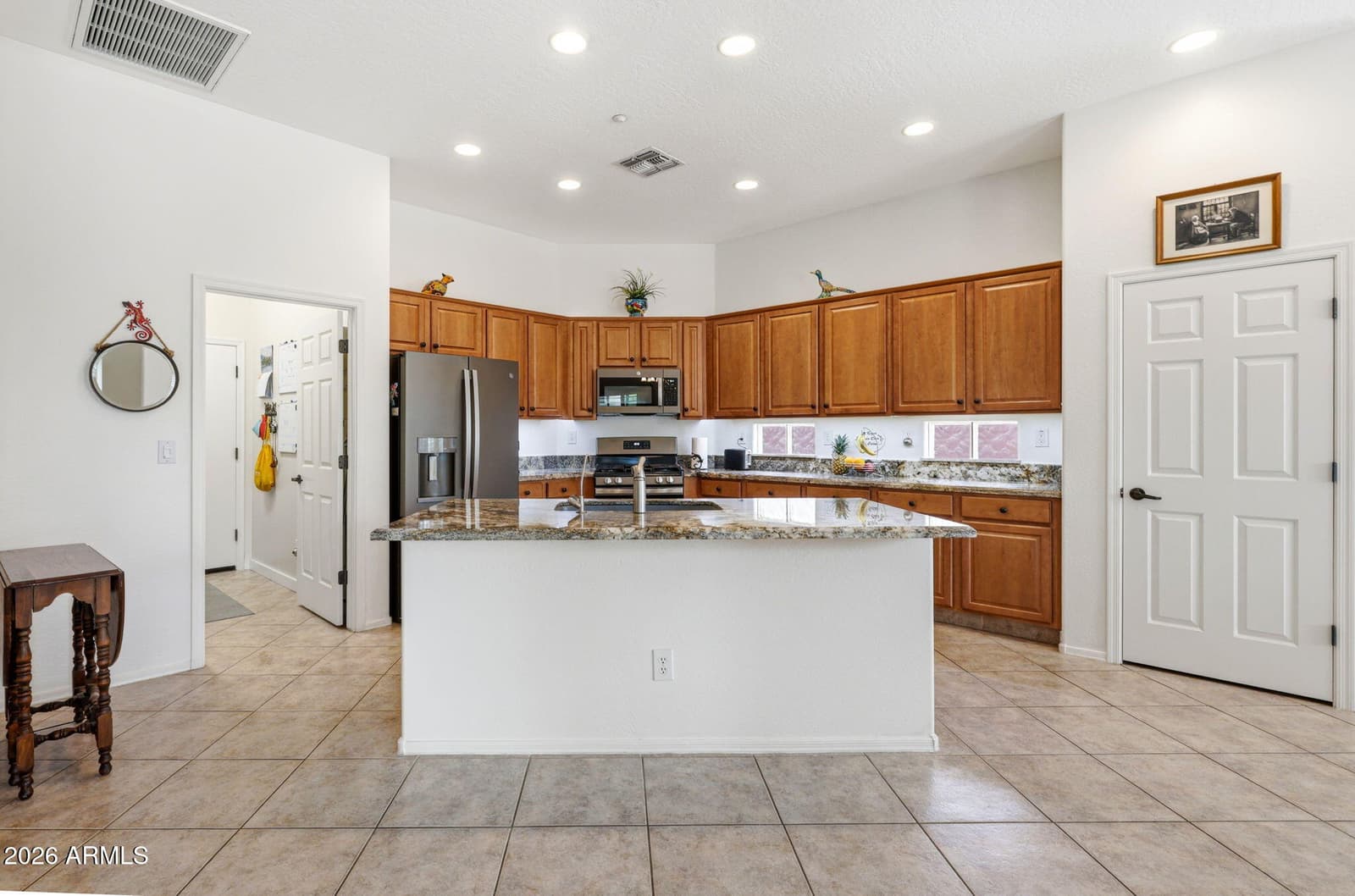 41812 N IRON HORSE Court, Anthem, AZ 85086 — photo 10 of 42