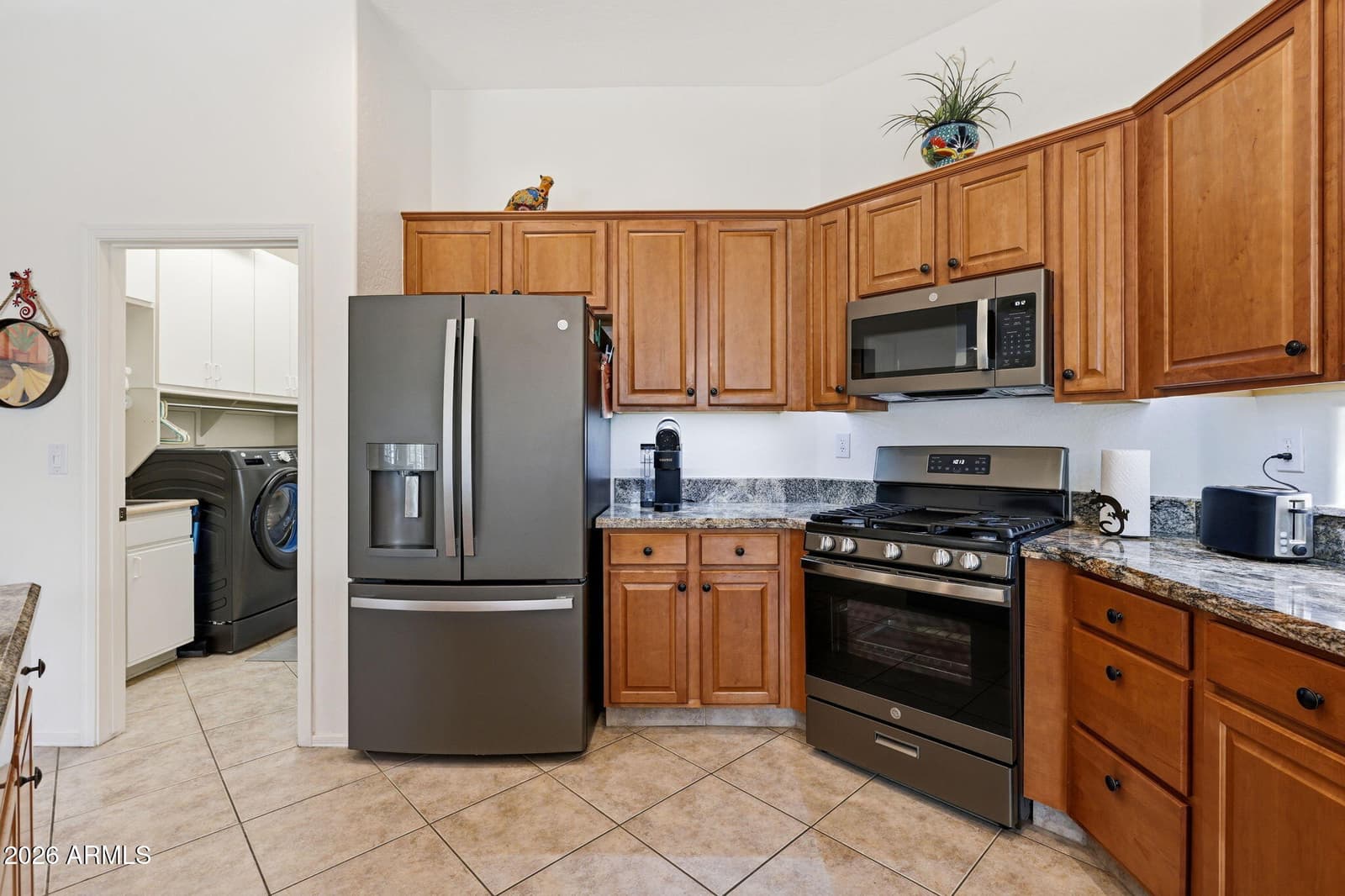 41812 N IRON HORSE Court, Anthem, AZ 85086 — photo 11 of 42
