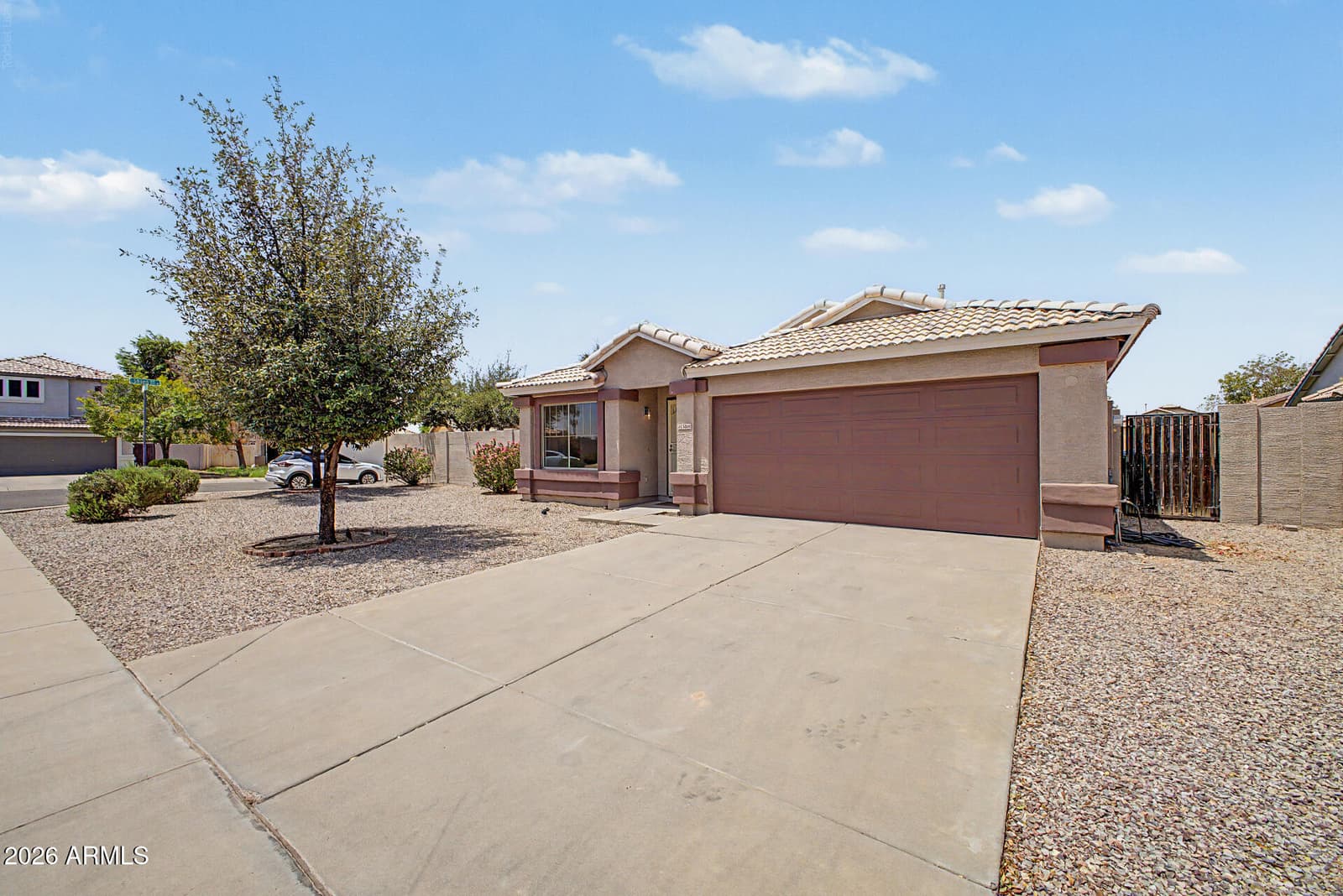 3866 S JOSHUA TREE Lane, Gilbert, AZ 85297 — photo 3 of 46