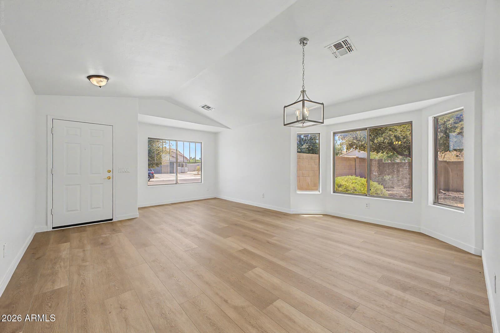 3866 S JOSHUA TREE Lane, Gilbert, AZ 85297 — photo 10 of 46