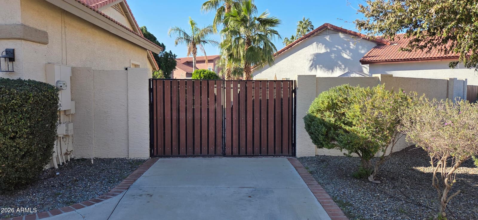 3124 N MEADOW Drive, Avondale, AZ 85392 — photo 4 of 33