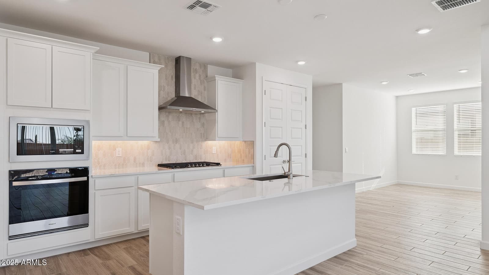 27452 N 69TH Lane, Peoria, AZ 85383 — photo 3 of 38