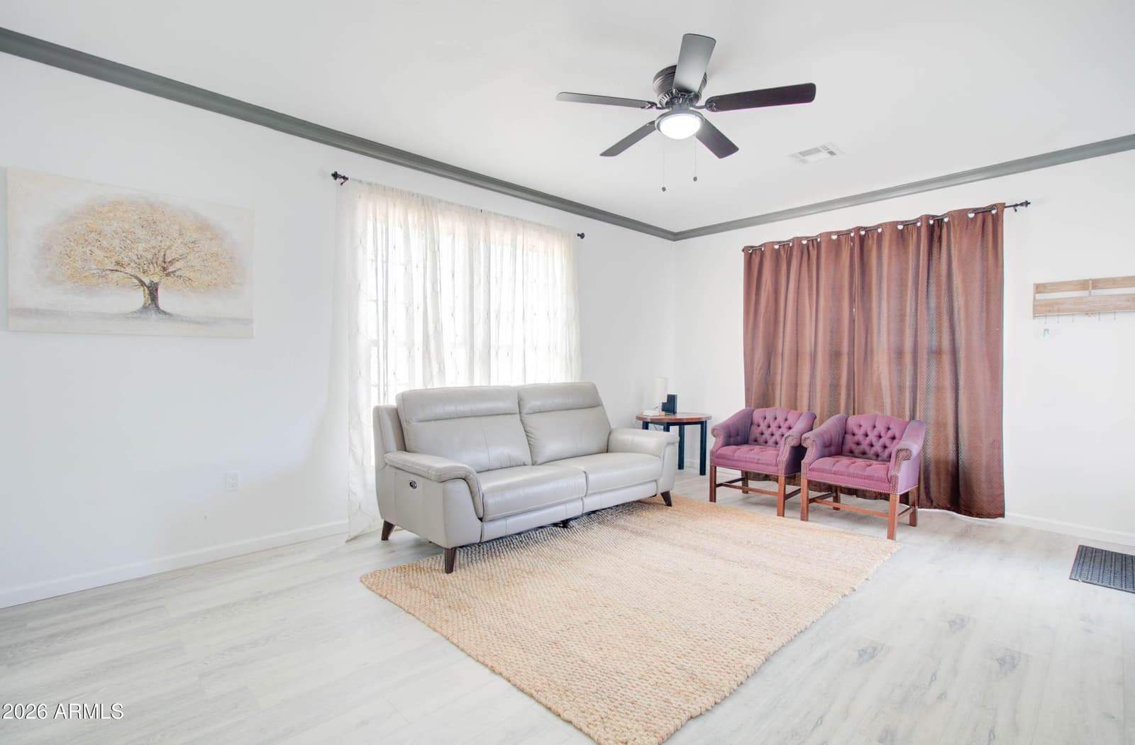 258 S SUTHERLAND Street, Globe, AZ 85501 — photo 4 of 33
