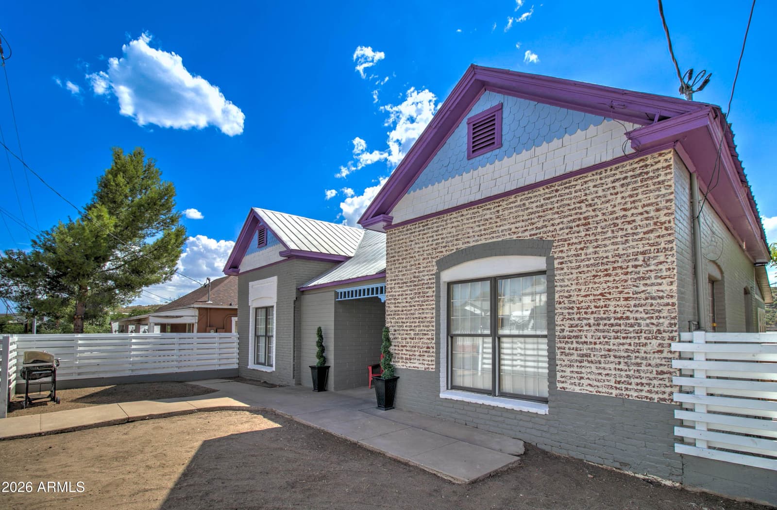 258 S SUTHERLAND Street, Globe, AZ 85501 — photo 1 of 33