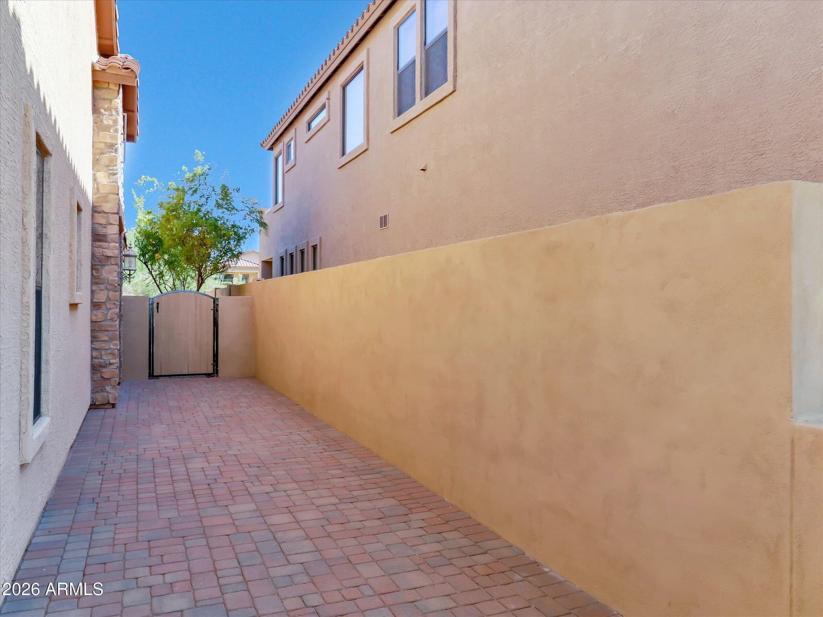 8532 E INCA Street, Mesa, AZ 85207 — photo 5 of 44
