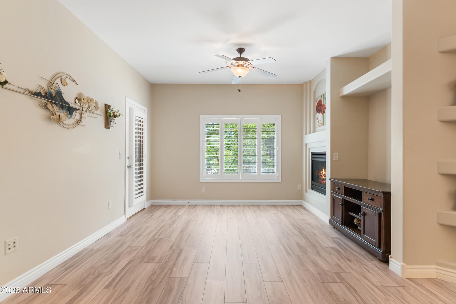 5350 E DEER VALLEY Drive 2400, Phoenix, AZ 85054 — photo 10 of 53