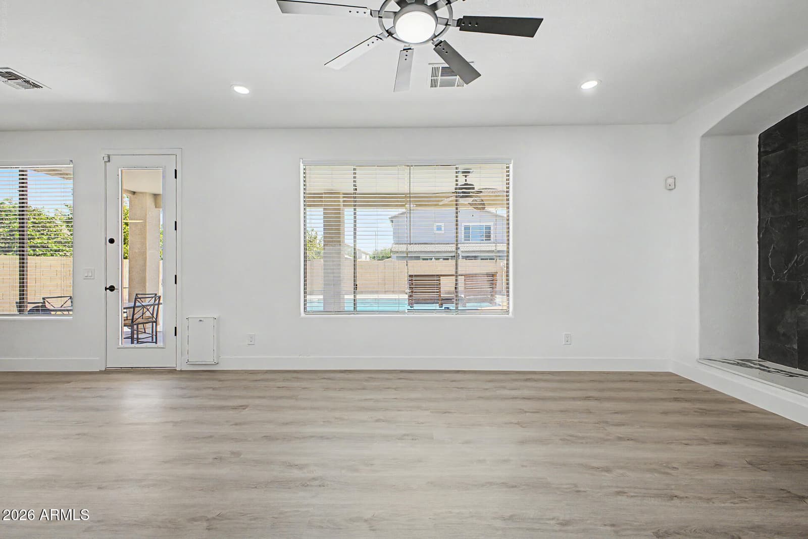 10925 W DAVIS Lane, Avondale, AZ 85323 — photo 10 of 46