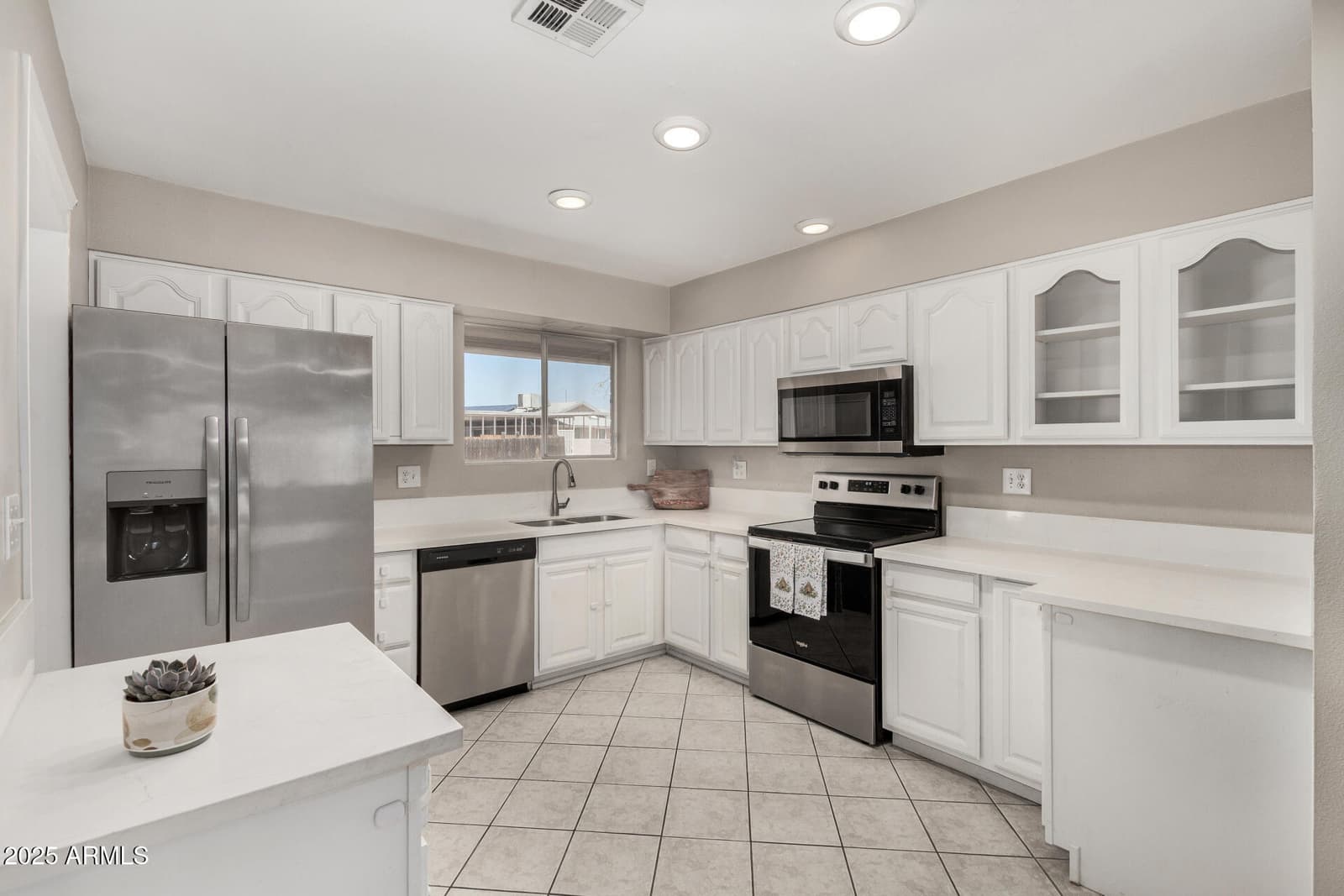 10216 N 110TH Avenue, Sun City, AZ 85351 — photo 10 of 28