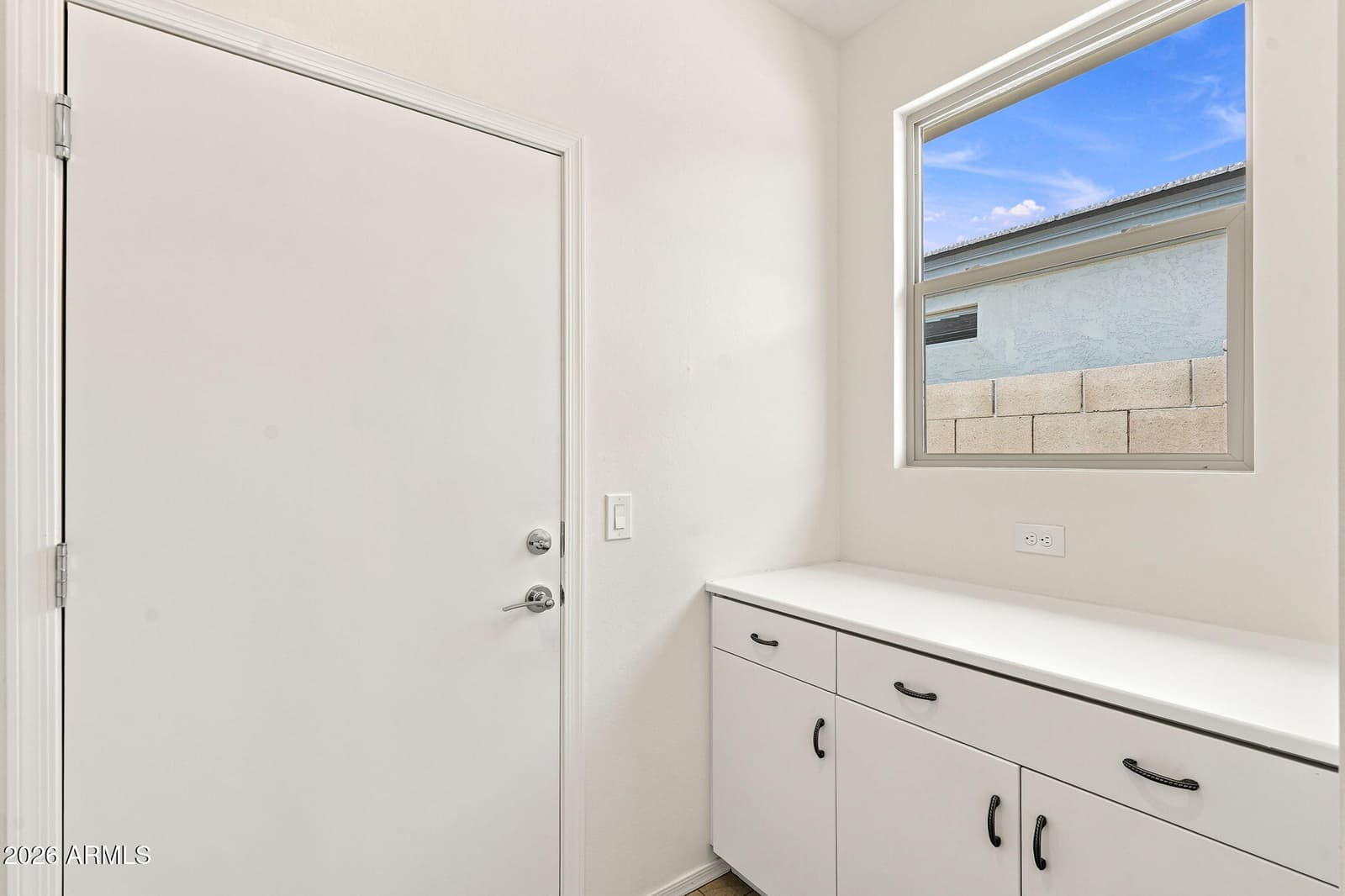 1534 W SONOQUI Boulevard, Queen Creek, AZ 85140 — photo 11 of 37