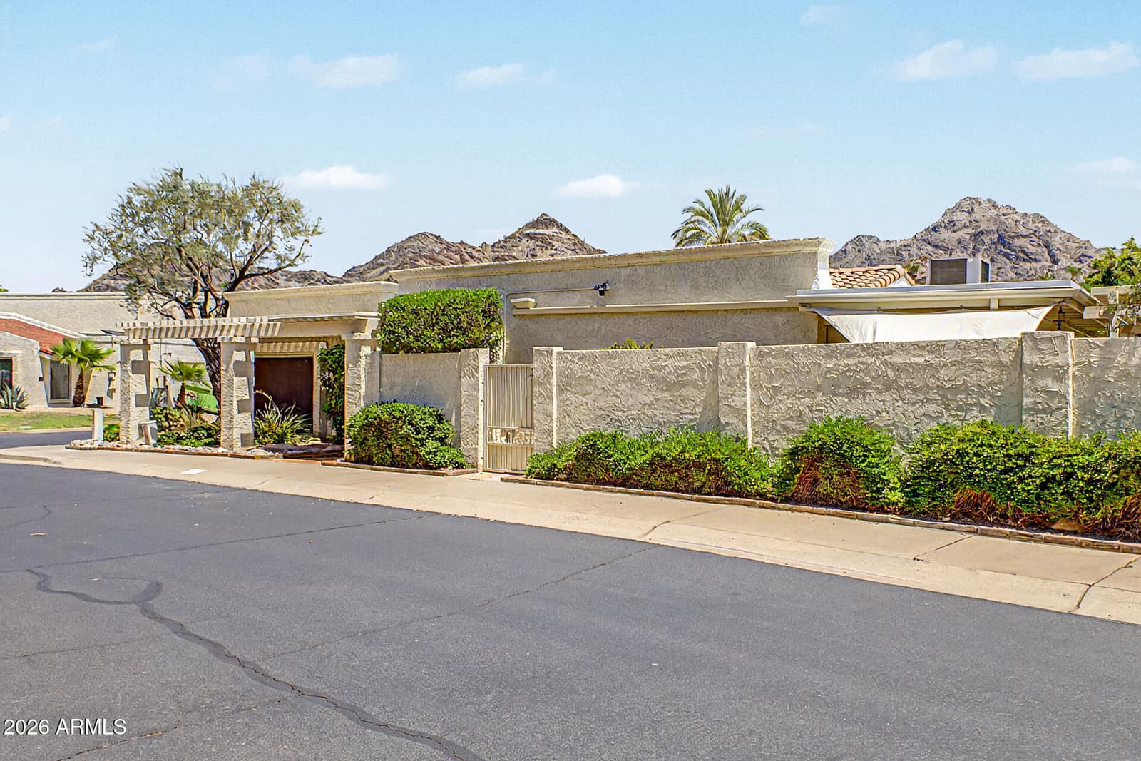 1801 E WINTER Drive, Phoenix, AZ 85020 — photo 3 of 26