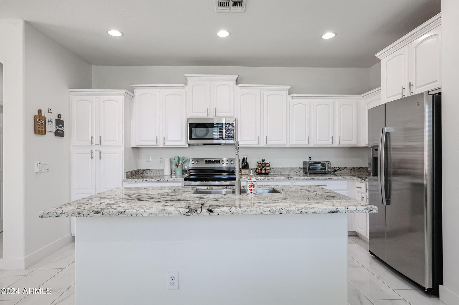 10101 W CORDES Road, Tolleson, AZ 85353 — photo 11 of 41