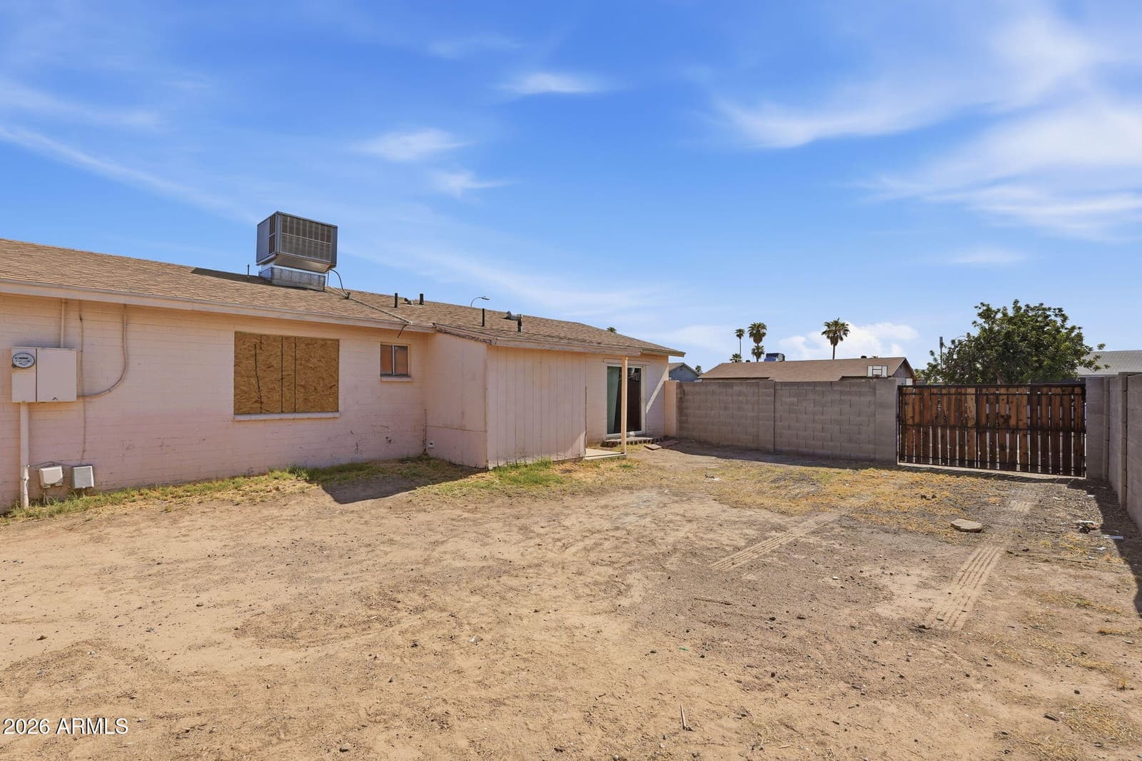 7301 W HEATHERBRAE Drive, Phoenix, AZ 85033 — photo 12 of 14