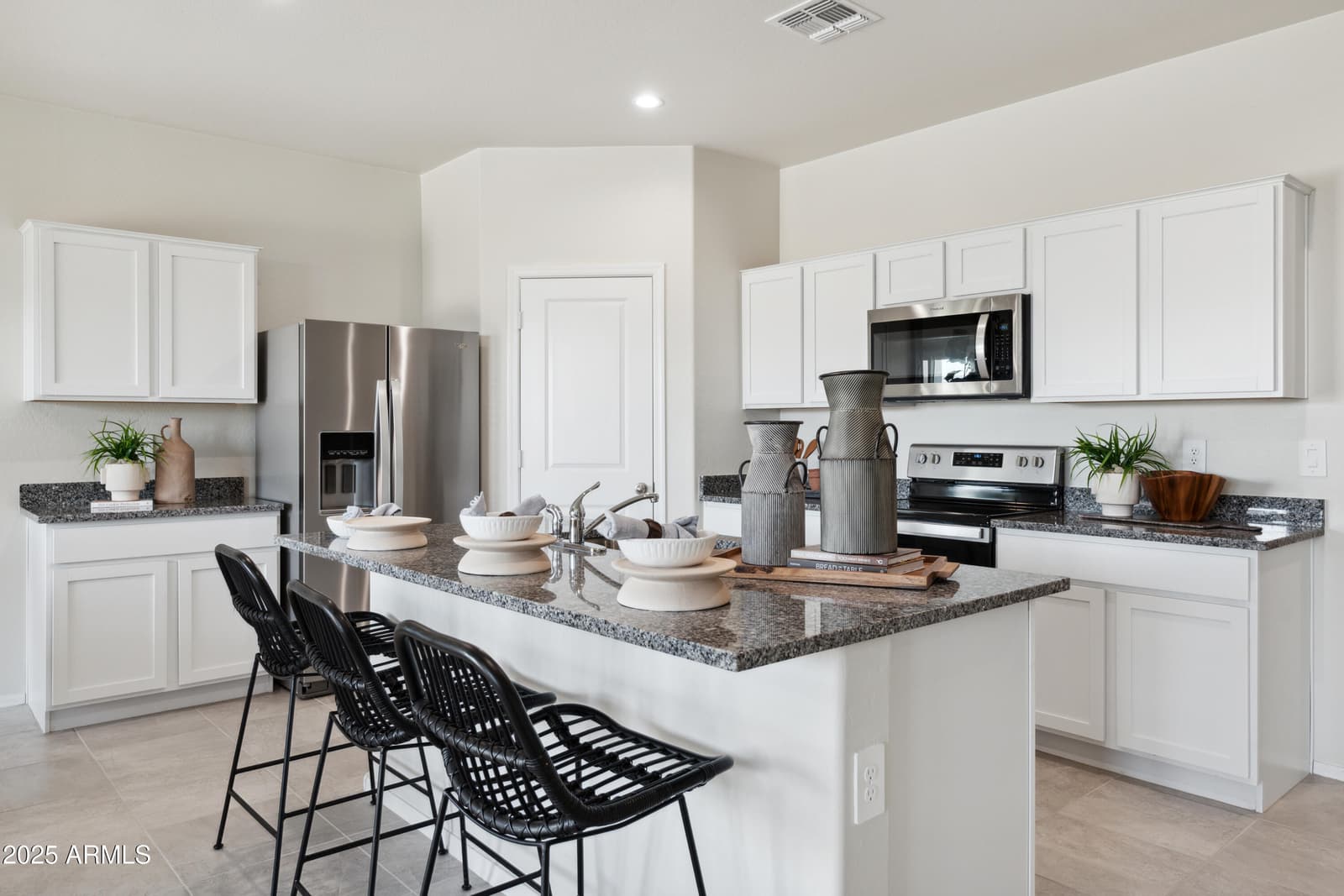 1598 W HESS Avenue, Coolidge, AZ 85128 — photo 4 of 28