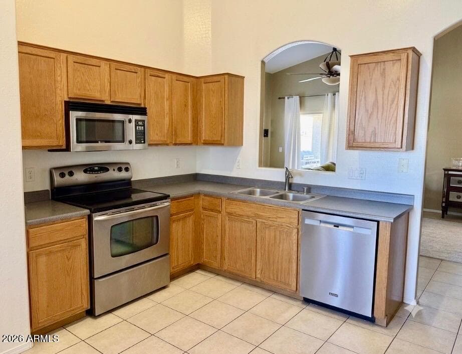 13229 W Lisbon Lane, Surprise, AZ 85379 — photo 4 of 5